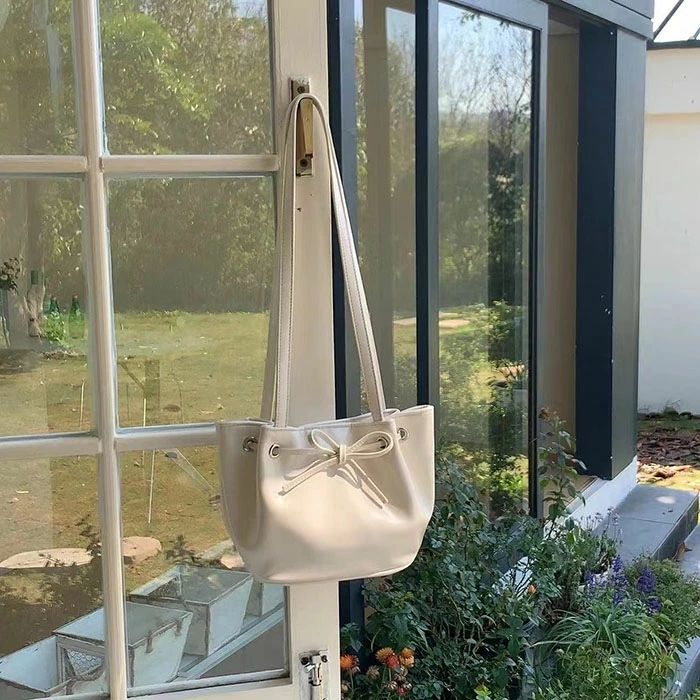 小さめ 肩掛け ミニバッグ 軽量 トートバッグ 軽い リボン付き 大人 可愛い 大学生 大人 女性