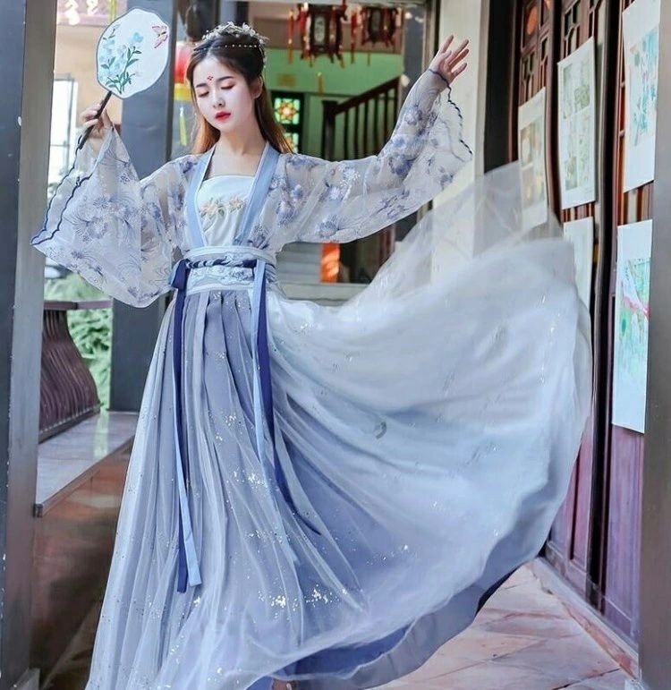 商品詳細サイズS バスト85まで 着丈56 袖丈70 Aタイプスカート丈85 Bタイプスカート丈115 適応身長152-160M バスト85-90まで 着丈58 袖丈72 Aタイプスカート丈90 Bタイプスカート丈120 適応身長158-166L バスト90-100まで 着丈60 袖丈75 Aタイプスカート丈95 Bタイプスカート丈125 適応身長160-170XLバスト100-110まで 着丈62 袖丈77 Aタイプスカート丈95 Bタイプスカート丈125 適応身長162-175素材:ポリエステル素人で採寸に多少の誤差があることをご了承ください唐装漢服 中華服舞台服装 古典美人服華 ドレス 新登場! A B S M L XL