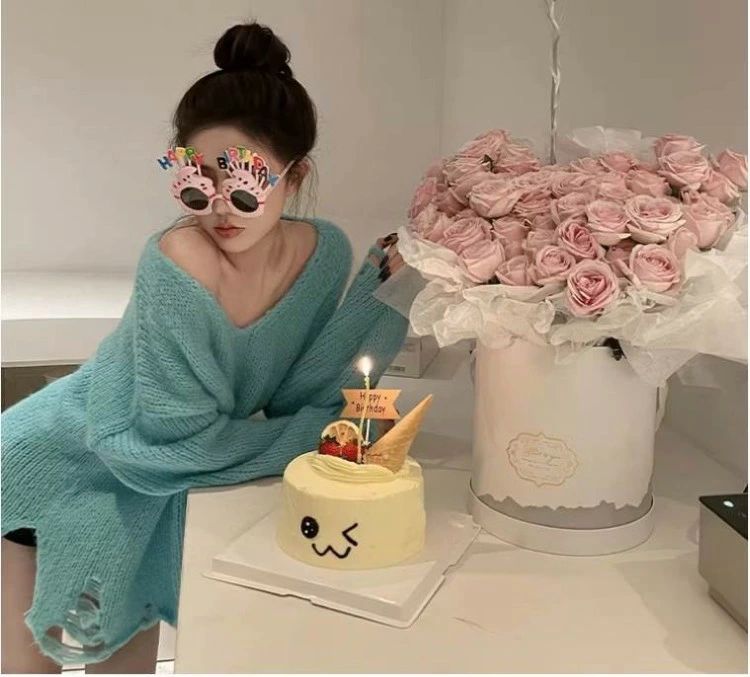 ストア石丸のトップス ニット セーター プルオーバー ニットトップス ダメージ加工 ダメージ 長袖 ボリューム袖 萌袖 Vネック｜アングル3