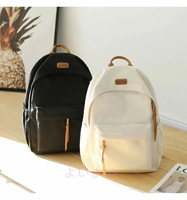 商品詳細 特徴 ポケットのたくさんついたデイパックです。 大容量でとても多機能! 荷物の多い学生などにおすすめのデイパックです。 素材 ポリエステル サイズ 横30x縦41cm 生産国 中国 ご注意点 【写真の撮り方や光の当て具合によって若...