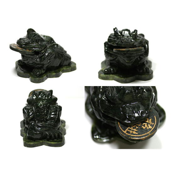 【天然石彫刻置物】天然石 銭蛙(三本足蛙) グリーンジェード 財運 縁起物 商売繫盛 玄関 ひすい かえる カエル 足 送料込み