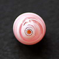 訳ありセール処分 穴の中が黒くなってます ベネチアンビーズ ラウンド 10mm ピンク ホワイトストライプ BS040 strabeads-10011247 ビーズショップ・ストロビーズ サンプル画像2