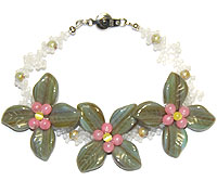 ビーズアクセサリー・リーフフラワーブレスレット（ピンク）