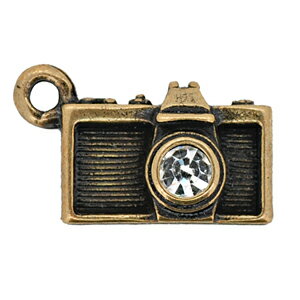 小さくて可愛いカメラのチャーム 金古美 アンティークゴールド タイプB レンズのところにジルコニアが入っています CAG 01B