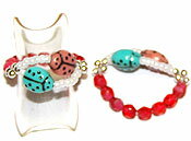 ビーズアクセサリ（指輪）・てんとう虫リング（ラズベリー＆ミルク）