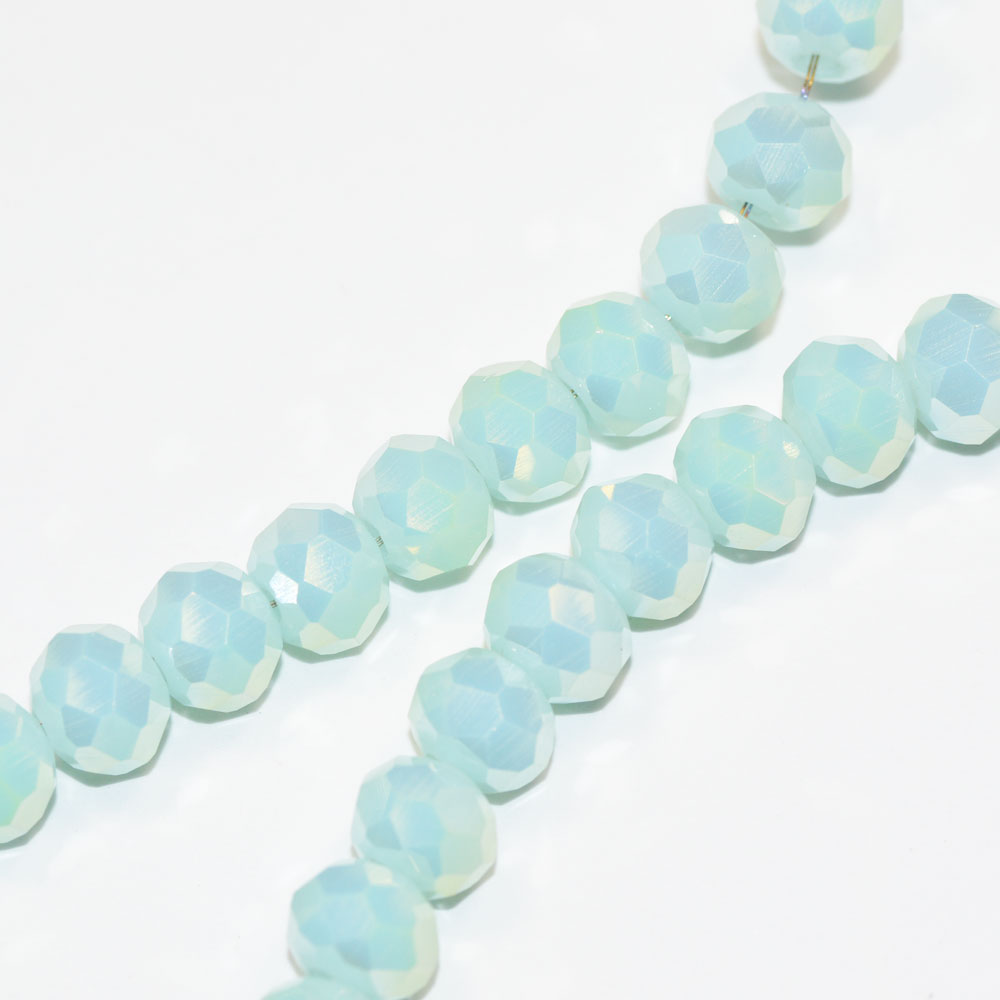 多面カット ガラスビーズ 6mm オペークペパーミントオーロラ 10コ入り 大きさとかたちに少しバラツキあ..