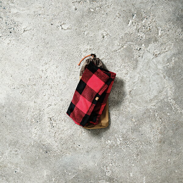 【送料無料】キャプテンスタッグ　UP-1071 ビヨンドストレージ ブランケットinネックピロー（カーキ）