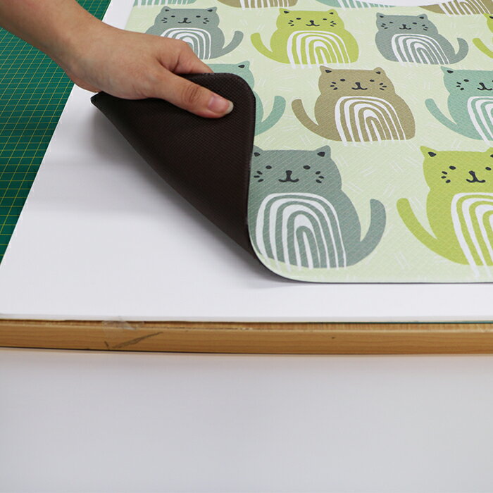 ヨコズナ モノグサ PVC トイレマット ミャウミャウ 55×60cm 厚さ3.5mm 【拭ける お手入れ らくらく 薄い 薄手 清潔 安全 防菌 防カビ 防炎 クッション】