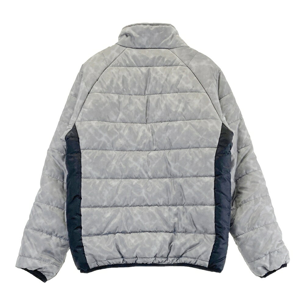 中古ゴルフウェア通販STSTのTOUR STAGE ツアーステージ 中綿 ジップジャケット 総柄 グレー系 M 【中古】ゴルフウェア メンズ｜アングル2