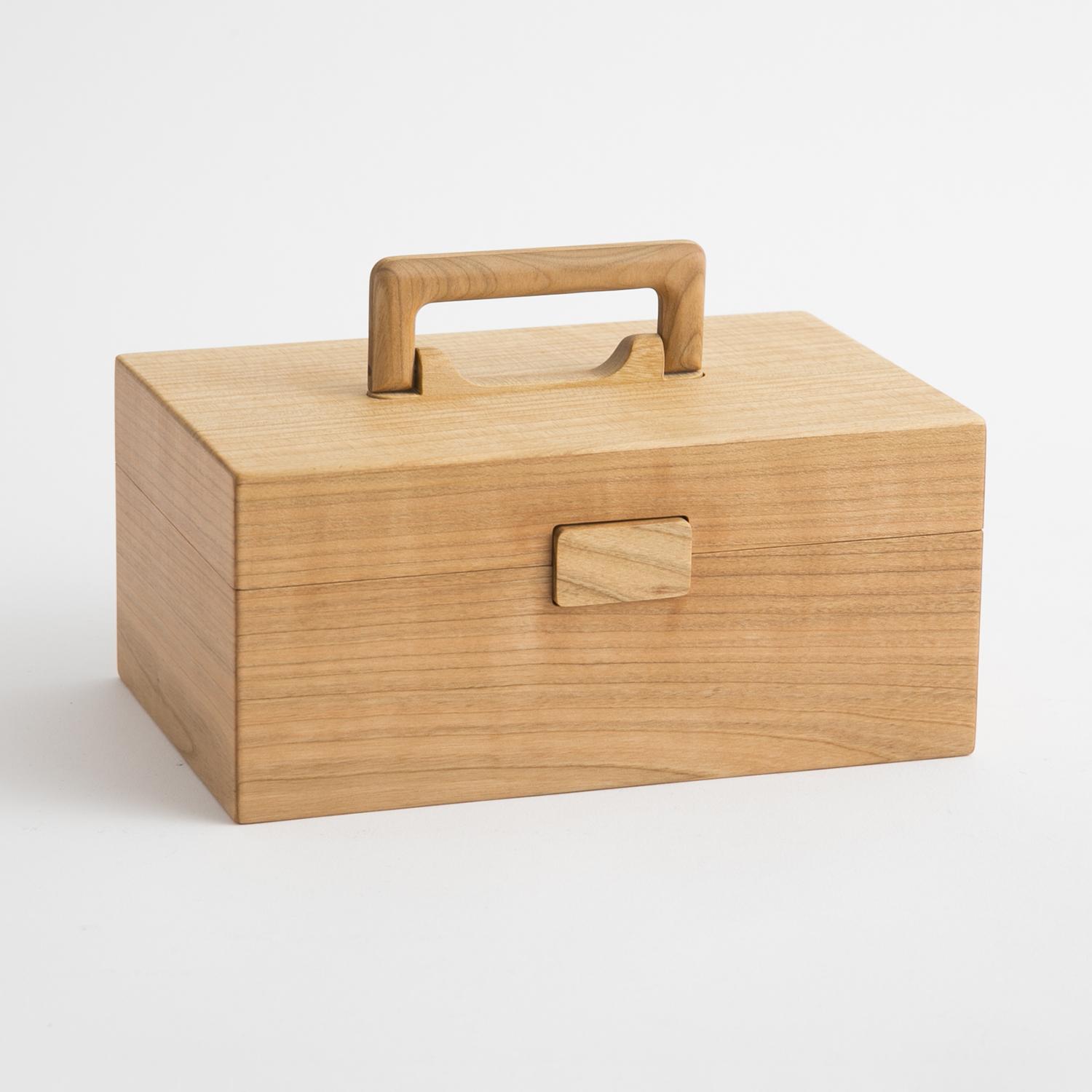 木箱 ふた付き フタ付き 小物入れ 蓋付き 収納ボックス おしゃれ ボックス 収納 木製 貴重品 保管ボックス 天然木 くすり箱 薬箱 オシャレ 薬ばこ 救急箱／ 丹野製作所/手さげ木箱 サクラ