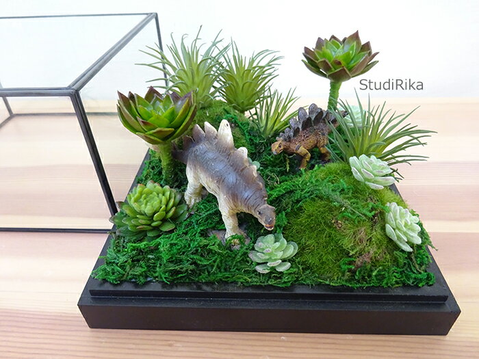 本日超得 人工観葉植物 アートグリーン フェイクグリーン 多肉植物 造花 高級 恐竜 ミニチュア インテリア ジオラマ ステゴザウルス 太古 雑貨 即日 翌日 国産 Salvatori Com Br