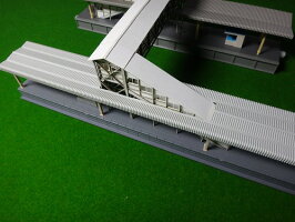 【Nゲージ】地方によくある跨線橋KATOホーム対応タイプA(廃レールタイプ)階段部分斜め窓、踊場無しタイプAK−S1B