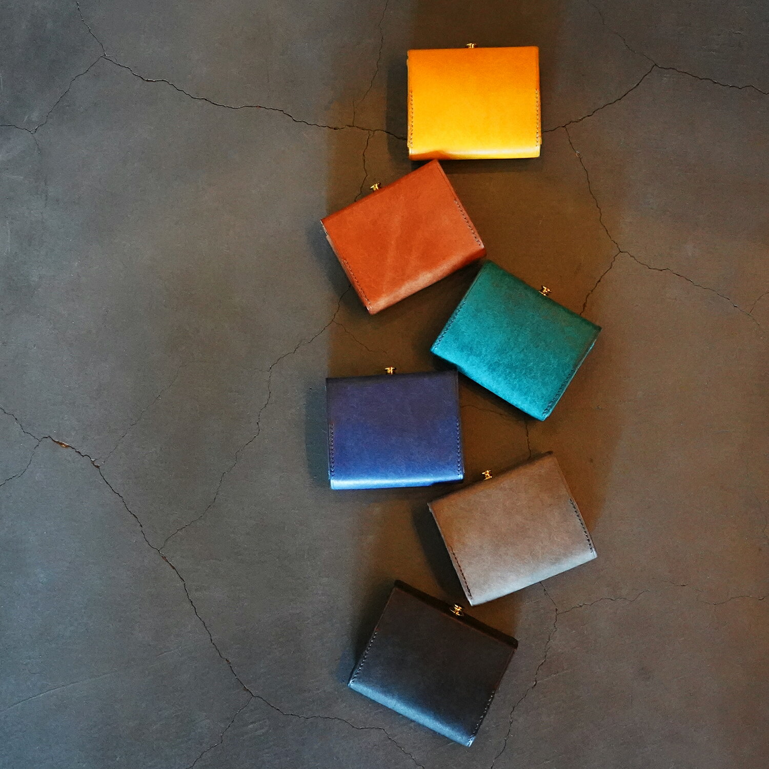 カードが立つ 小さい箱型財布 「SKITTLE...の紹介画像2