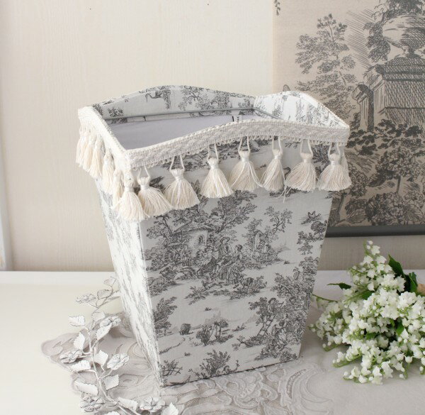 トワルドジュイ ダストボックス ごみ箱 ジェニファーテイラー （ホワイト×グレー149）ジュイ柄 カルトナージュ 小物入れ スリッパ入れ アンティーク フランス シャビーシック おしゃれ 洋風 かわいいのサムネイル