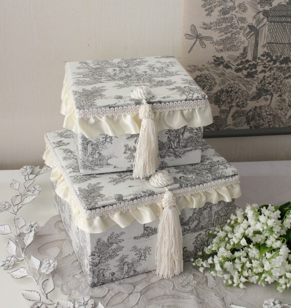 トワルドジュイ 収納ボックス 2個セット ジェニファーテイラー （ホワイト×グレー146）ジュイ柄 カルトナージュ 収納箱 ボックス 小物入れ アンティーク シャビーシック おしゃれ 可愛い ヨーロピアン 洋風のサムネイル