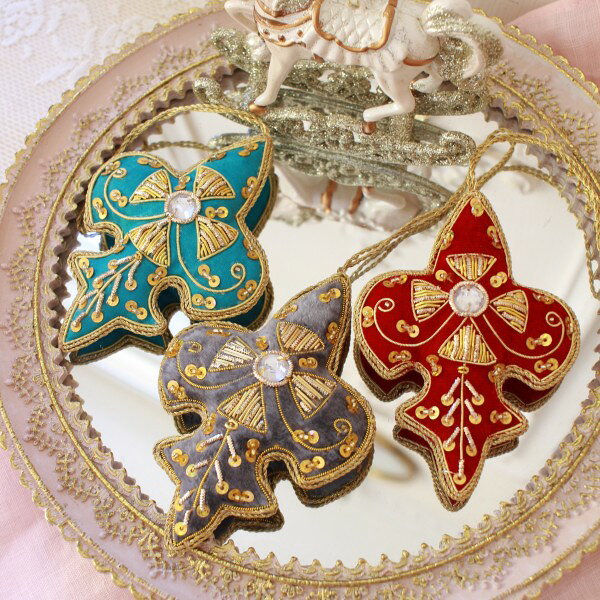 クリスマスツリー オーナメント ハンドメイド ビーズ 刺繍 クロス 百合の紋章 オーナメント飾り ハンドメイド クラシック クリスマスギフト アンティーク風 輸入雑貨 アンティーク クリスマス装飾 可愛い おしゃれ クラシカル ヨーロピアンの商品画像 2