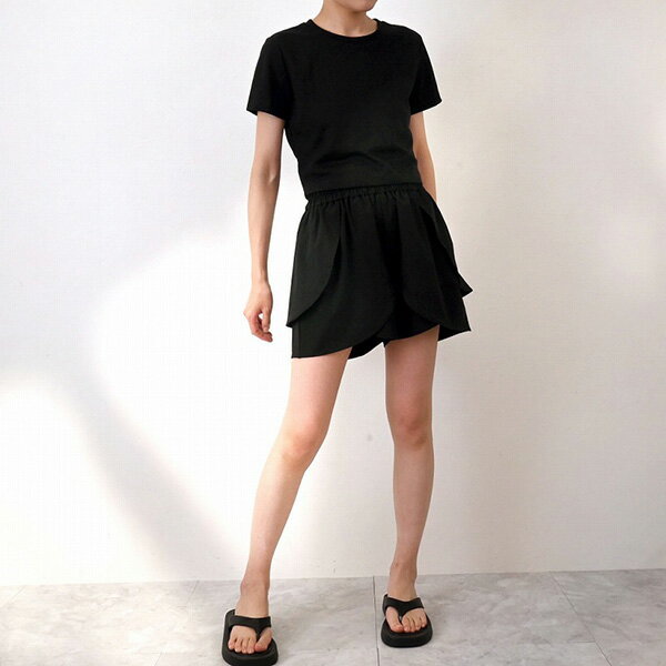 ショートパンツ パンツ　膝上 ウエストゴム 無地 ラッシュガード セットアップ フリル フレア ボトムス レディース ブラック