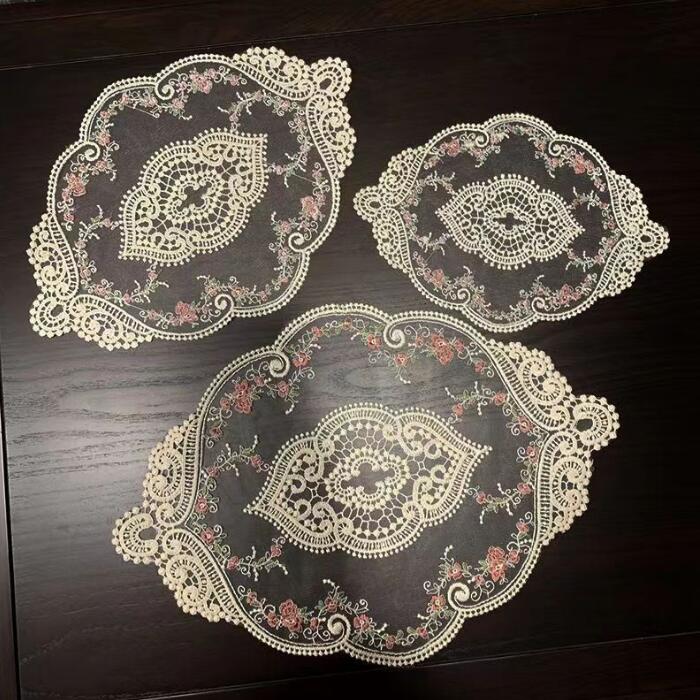 乐天商城 - 刺繍 レース ランチョンマット テーブルクロス テーブル装飾 テーブルランナー アンティーク 風 北欧風 カフェ ヨーロピアン風 レースマット 刺繍コースター 装飾 インテリア 小物置き レースマット 耐熱 ランチョンマット カフェ風 高級感 送料無料 Shes