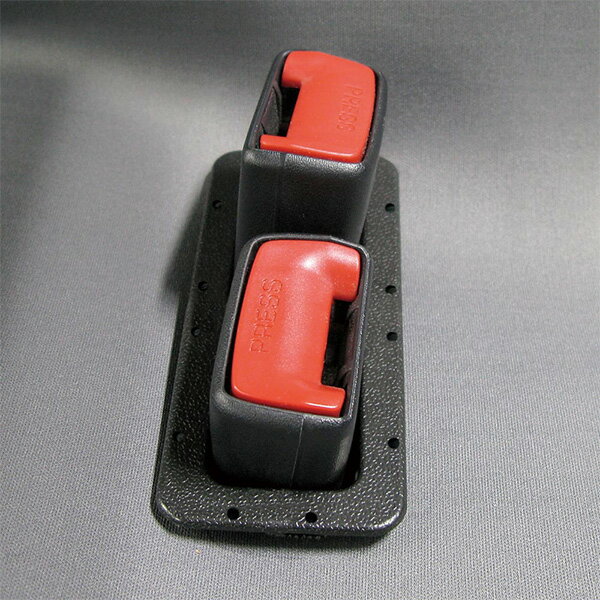 【追跡可能メール便で送料無料】 シートベルト用ホール 縦長型2個入り 後席シートカバー用シートベルト..