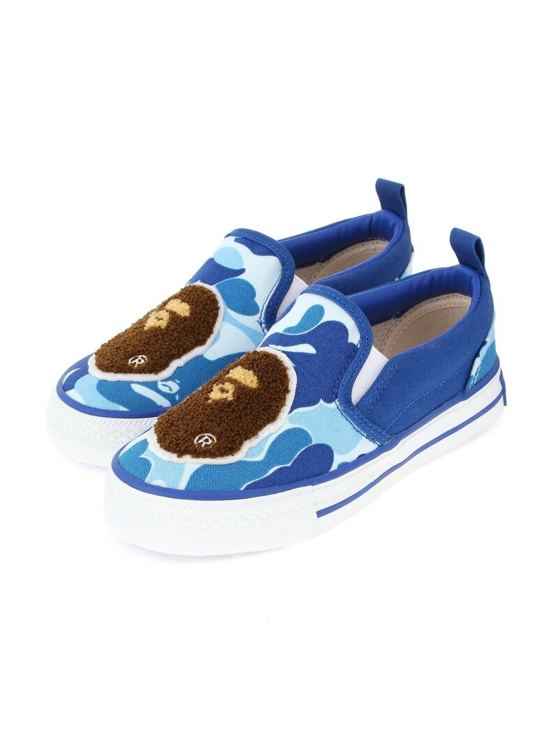 A BATHING APE（ア ベイシング エイプ）ABC CAMO APE HEAD PATCH SLIP ON K2ABC CAMOをプリントした帆布のベース、甲部にはAPE HEADのワッペンが付けられている。ヒールパッチにはブランドロゴがプリントされている。※靴箱の多少の潰れ・汚れ・破れ等の破損につきましては良品の範囲内としてあらかじめご了承くださいませ。型番：1I30391001-BLU-018 JN8023【採寸】サイズヒール高靴幅17cm2.0cm7.3cm18cm2.0cm7.5cm21cm2.0cm8.4cm商品のサイズについて【商品詳細】台湾素材：甲材:綿底材:ゴム底サイズ：17cm、18cm、21cm※画面上と実物では多少色具合が異なって見える場合もございます。ご了承ください。商品のカラーについて 【予約商品について】 ※「先行予約販売中」「予約販売中」をご注文の際は予約商品についてをご確認ください。 ■重要なお知らせ※ 2点以上ご購入の場合、全ての商品が揃い次第一括でのお届けとなります。お届け予定日の異なる商品をお買い上げの場合はご注意下さい。お急ぎの商品がございましたら分けてご購入いただきますようお願い致します。発送について ※ 買い物カートに入れるだけでは在庫確保されませんのでお早めに購入手続きをしてください。当店では在庫を複数サイトで共有しているため、同時にご注文があった場合、売切れとなってしまう事がございます。お手数ですが、ご注文後に当店からお送りする「ご注文内容の確認メール」をご確認ください。ご注文の確定について ※ Rakuten Fashionの商品ページに記載しているメーカー希望小売価格は、楽天市場「商品価格ナビ」に登録されている価格に準じています。 商品の価格についてA BATHING APEA BATHING APEのスリッポンシューズ・靴ご注文・お届けについて発送ガイドラッピンググッズ3,980円以上送料無料ご利用ガイド