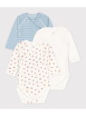 PETIT BATEAU（プチバトー）長袖あわせボディ3枚組アイコニックなミラレボーダー、愛らしいキツネ／キリンプリント、清潔感のあるピュアホワイトで揃えた長袖あわせボディ3枚セットです。環境にやさしく第二の肌と呼ばれるほどやわらかな着心地の1X1リブ編み素材を使用。前面が大きく開くあわせタイプは、脱ぎ着がしやすいパパやママにも嬉しいデザイン。何枚あっても嬉しいアイテムは、出産祝いなどのギフトにもおすすめです。型番：A08J4-00-000 JT4033【採寸】サイズ着丈身幅袖丈1ヶ月 54cm32cm15.5cm21.5cm3ヶ月 60cm35cm17.5cm24cm6ヶ月 67cm36.5cm19cm27cm12ヶ月 74cm38.5cm20cm30.5cm商品のサイズについて【商品詳細】モロッコ素材：コットン100%サイズ：3ヶ月 60cm、6ヶ月 67cm、12ヶ月 74cm、1ヶ月 54cm※画面上と実物では多少色具合が異なって見える場合もございます。ご了承ください。商品のカラーについて 【予約商品について】 ※「先行予約販売中」「予約販売中」をご注文の際は予約商品についてをご確認ください。 ■重要なお知らせ※ 2点以上ご購入の場合、全ての商品が揃い次第一括でのお届けとなります。お届け予定日の異なる商品をお買い上げの場合はご注意下さい。お急ぎの商品がございましたら分けてご購入いただきますようお願い致します。発送について ※ 買い物カートに入れるだけでは在庫確保されませんのでお早めに購入手続きをしてください。当店では在庫を複数サイトで共有しているため、同時にご注文があった場合、売切れとなってしまう事がございます。お手数ですが、ご注文後に当店からお送りする「ご注文内容の確認メール」をご確認ください。ご注文の確定について ※ Rakuten Fashionの商品ページに記載しているメーカー希望小売価格は、楽天市場「商品価格ナビ」に登録されている価格に準じています。 商品の価格についてPETIT BATEAUPETIT BATEAUのベビー肌着・新生児服マタニティウェア・ベビー用品ご注文・お届けについて発送ガイドラッピンググッズ3,980円以上送料無料ご利用ガイドこの商品はセール商品のため返品・交換対象外です詳細はこちら &gt;&gt;