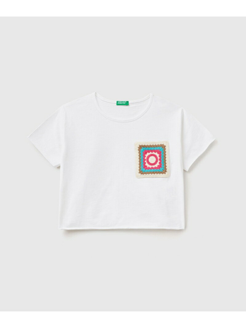 BENETTON (UNITED COLORS OF BENETTON)（ベネトン(ユナイテッド カラーズ オブ ベネトン)）(K)キッズ刺繍デザイン切りっぱなし半袖Tシャツ・カットソーG胸元を飾る配色編みモチーフがナチュラルな表情を見せてくれる半袖Tシャツ。袖口やヘムを切りっぱなしに仕上げた、軽やかさのあるデザインが印象的。カジュアルなパンツコーデに合わせるだけでも爽やかなコーデに！型番：23P3LHAC10BV-101-S HQ9636【採寸】サイズバスト着丈S(122cm)76.0cm36.0cmM(130cm)80.0cm38.5cmL(140cm)84.0cm39.0cmXL(150cm)87.0cm43.0cmXXL(160cm)93.0cm47.0cm商品のサイズについて【商品詳細】バングラデシュ素材：コットン95%ポリウレタン5%サイズ：S(122cm)、M(130cm)、L(140cm)、XL(150cm)、XXL(160cm)洗濯機洗い可※画面上と実物では多少色具合が異なって見える場合もございます。ご了承ください。商品のカラーについて 【予約商品について】 ※「先行予約販売中」「予約販売中」をご注文の際は予約商品についてをご確認ください。 ■重要なお知らせ※ 2点以上ご購入の場合、全ての商品が揃い次第一括でのお届けとなります。お届け予定日の異なる商品をお買い上げの場合はご注意下さい。お急ぎの商品がございましたら分けてご購入いただきますようお願い致します。発送について ※ 買い物カートに入れるだけでは在庫確保されませんのでお早めに購入手続きをしてください。当店では在庫を複数サイトで共有しているため、同時にご注文があった場合、売切れとなってしまう事がございます。お手数ですが、ご注文後に当店からお送りする「ご注文内容の確認メール」をご確認ください。ご注文の確定について ※ Rakuten Fashionの商品ページに記載しているメーカー希望小売価格は、楽天市場「商品価格ナビ」に登録されている価格に準じています。 商品の価格についてBENETTON (UNITED COLORS OF BENETTON)BENETTON (UNITED COLORS OF BENETTON)のカットソー・Tシャツトップスご注文・お届けについて発送ガイドラッピンググッズ3,980円以上送料無料ご利用ガイドこの商品はセール商品のため返品・交換対象外です詳細はこちら &gt;&gt;