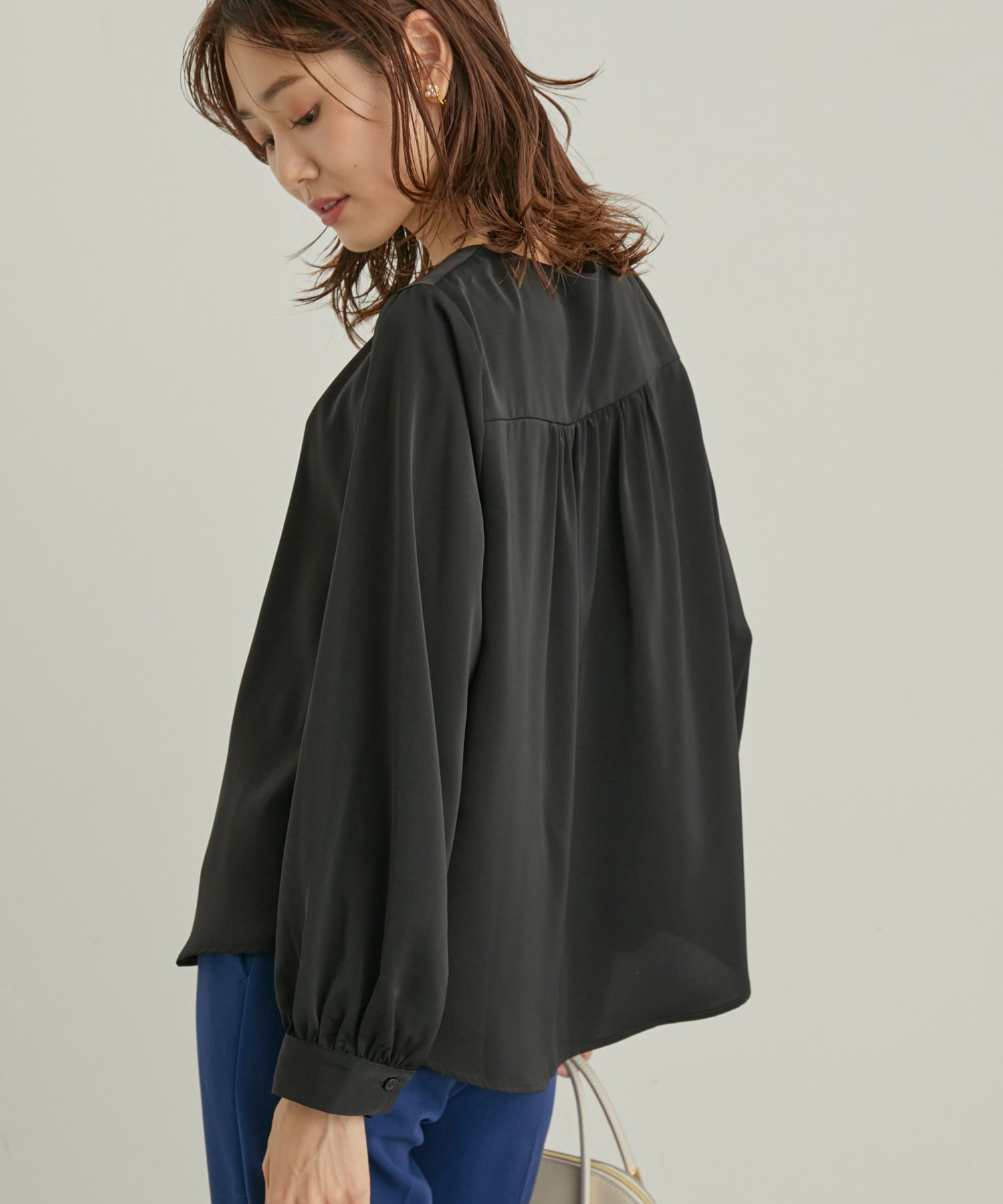 ROPE' PICNIC ENERGYシリーズ/フロントパールブラウス ロペピクニック トップス シャツ・ブラウス ブラック ベージュ ブルー レッド【送料無料】のサムネイル