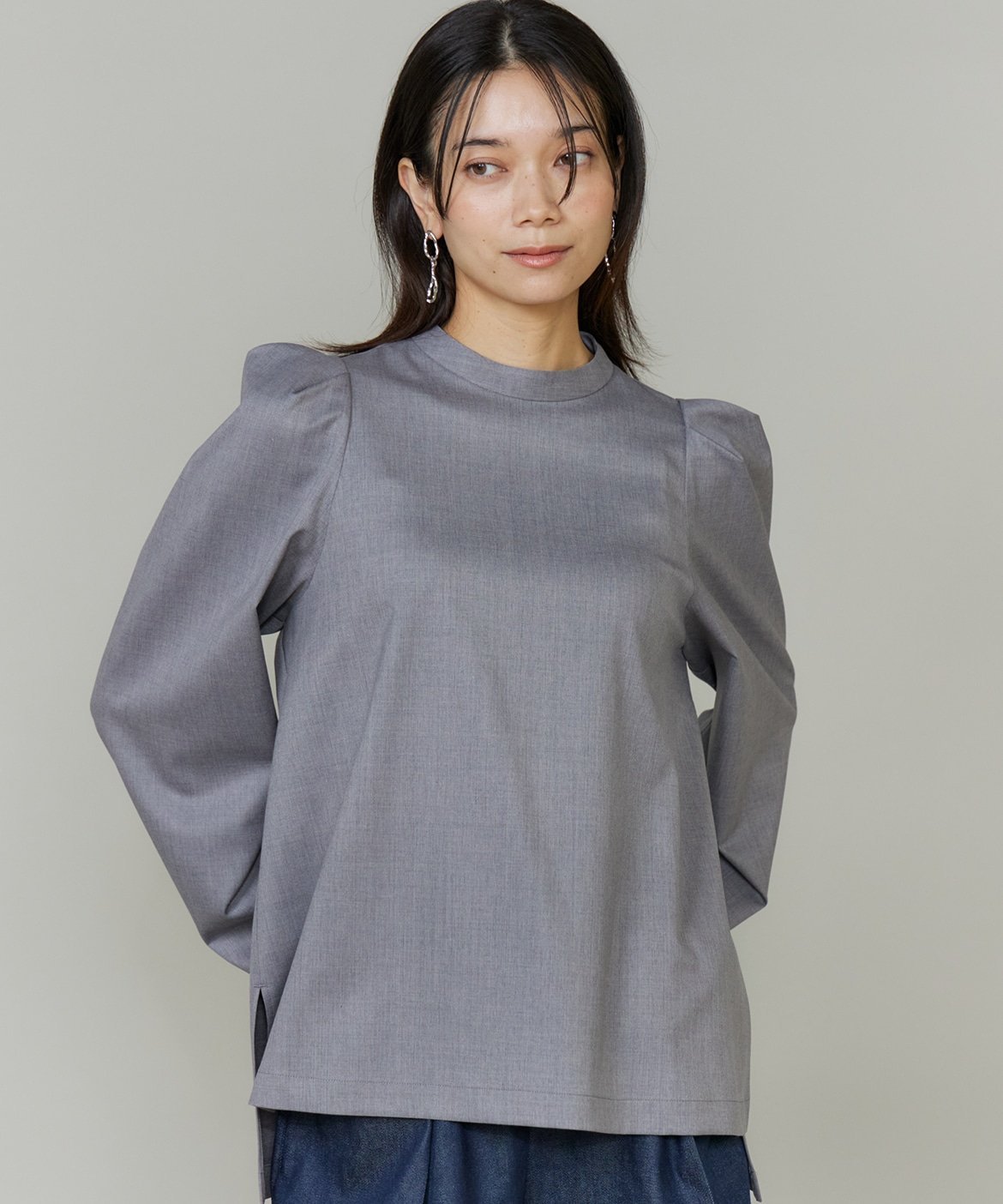 INED 《三尋木奈保コラボ・Oggi12月号掲載》盛り袖ブラウス イネド トップス シャツ・ブラウス グレー ネイビー
