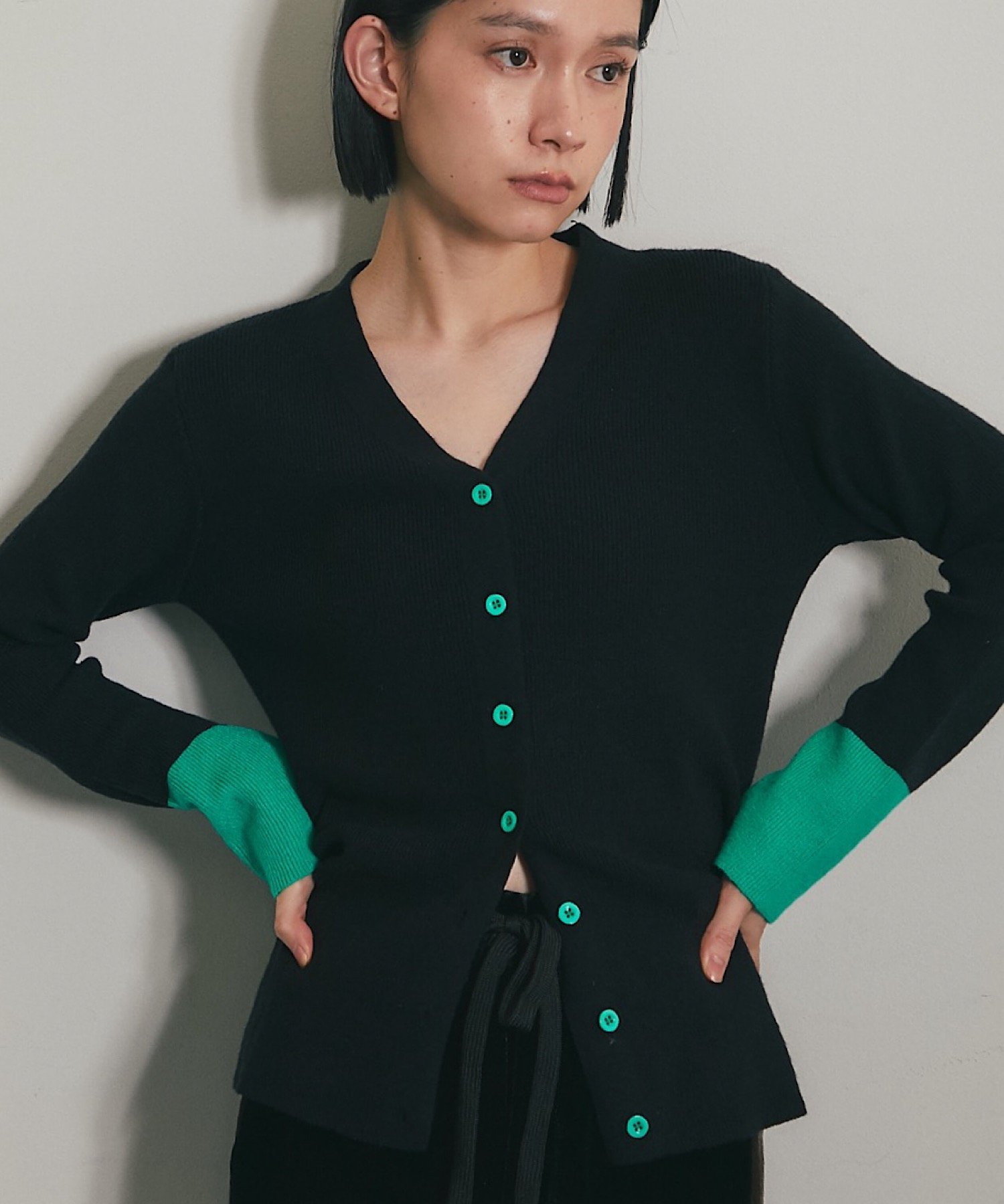 ANOTHER S バイカラーVネックカーディガン スマイルオーキッド トップス ニット ネイビー ブラック ホワイト【送料無料】のサムネイル