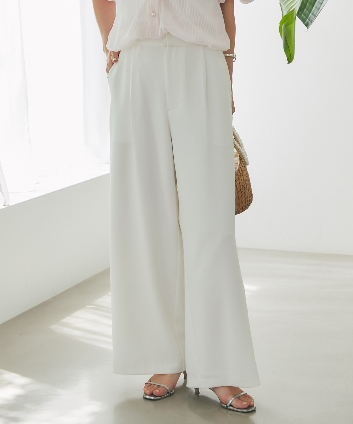 La boutique BonBon 【美シルエット】ダブルクロス1タックワイドパンツ ラブティックボンボン パンツ その他のパンツ ネイビー ホワイト【送料無料】のサムネイル