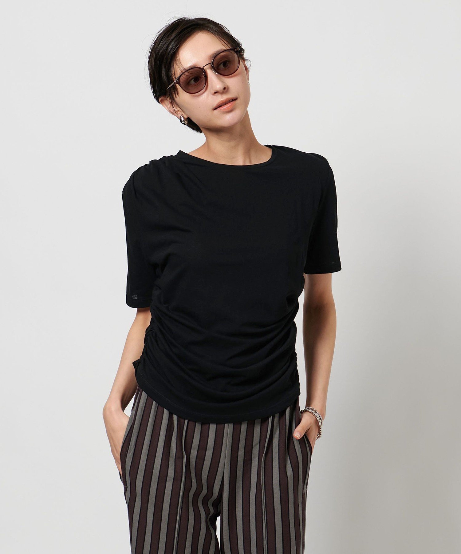 【SALE／30%OFF】UNITED ARROWS アシンメトリー ギャザー ショートスリーブカットソー ユナイテッドアローズ アウトレット トップス カットソー・Tシャツ ホワイト ブラウン ブラック【送料無料】