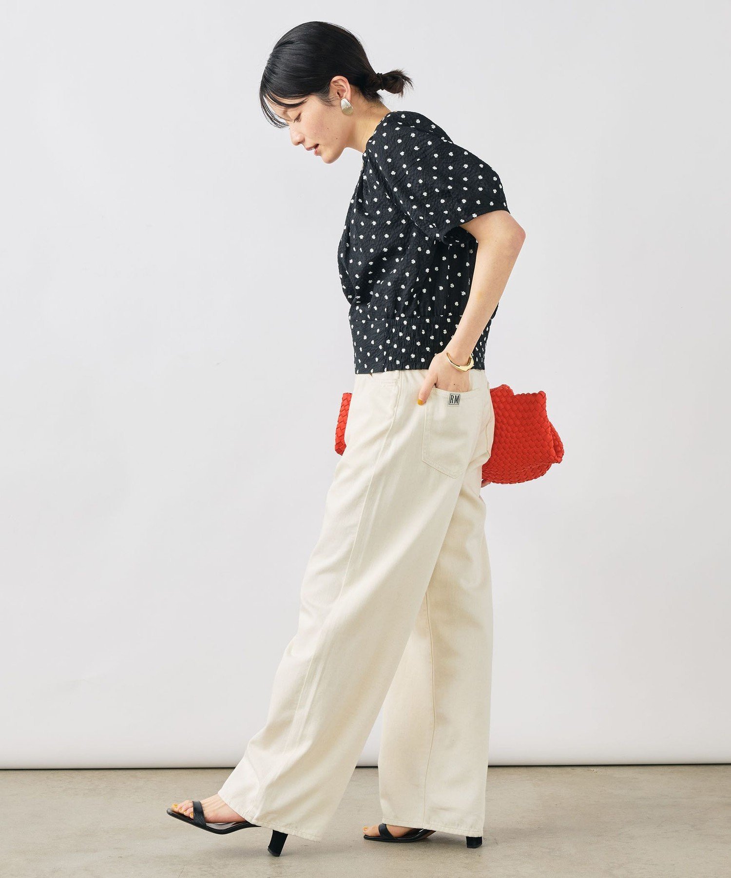 NOLLEY'S 【WEB&一部店舗限定アイテム】ウォッシャブルレース刺繍袖ボリュームサッカーブラウス ノーリーズ トップス シャツ・ブラウス ブラック【送料無料】