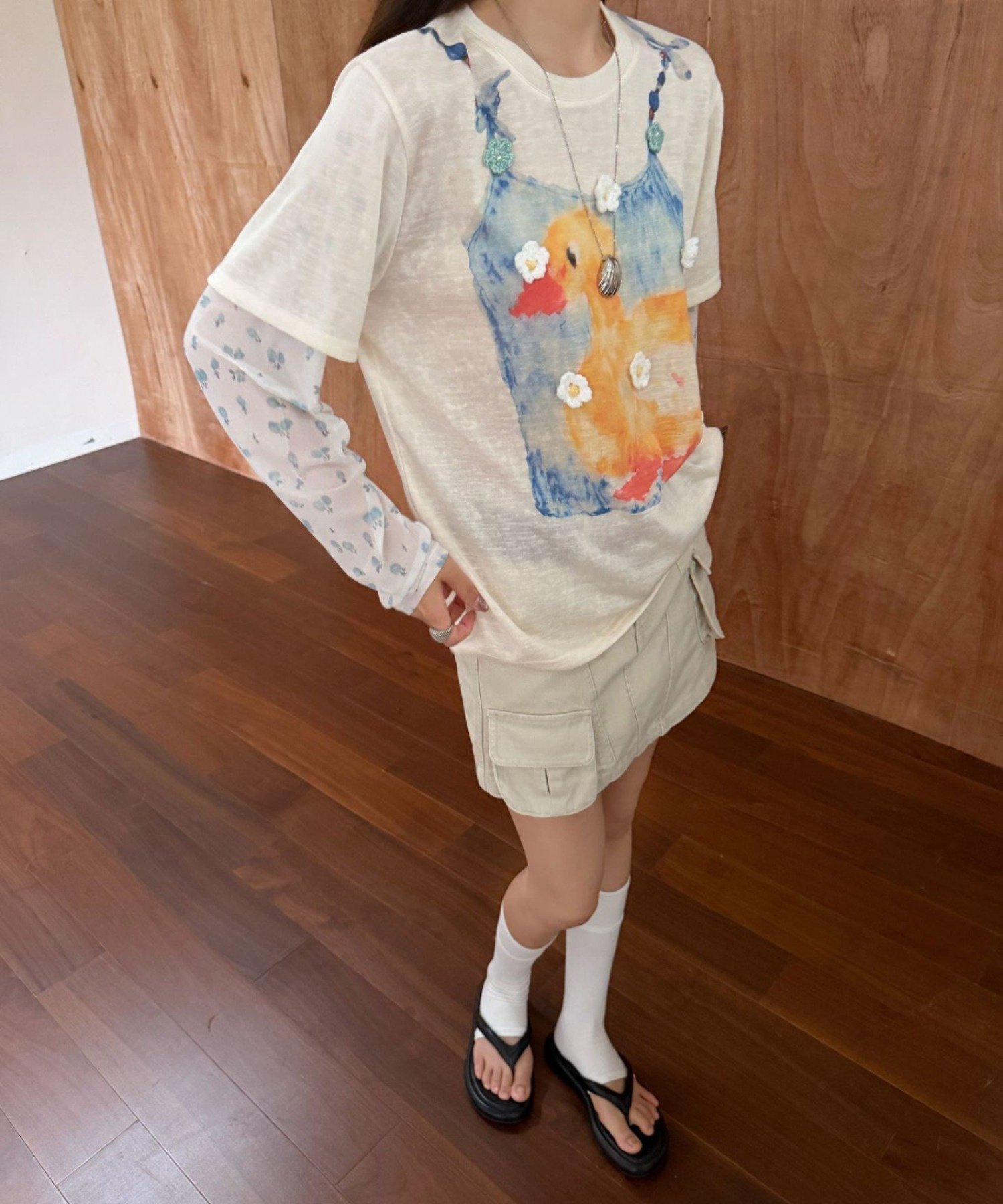 CHUN CHUN NOTES 26AW/フラワーモチーフ付き アヒルプリント フェイクレイヤードTシャツ ディアベル トップス カットソー・Tシャツ ホワイト