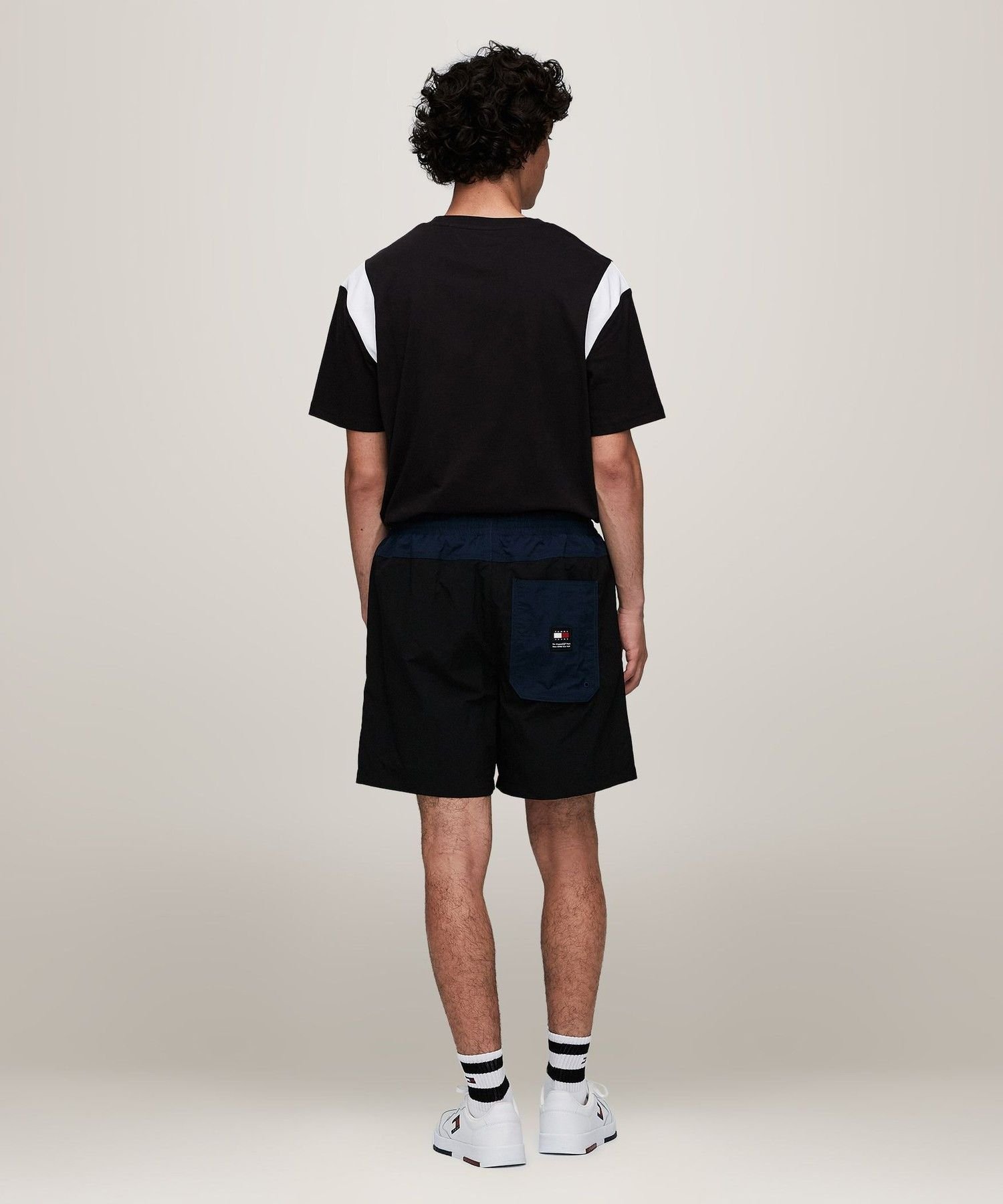 【SALE／50%OFF】TOMMY JEANS TJM COLOUR BLOCK SHORT トミーヒルフィガー パンツ その他のパンツ ネイビー ベージュ【送料無料】