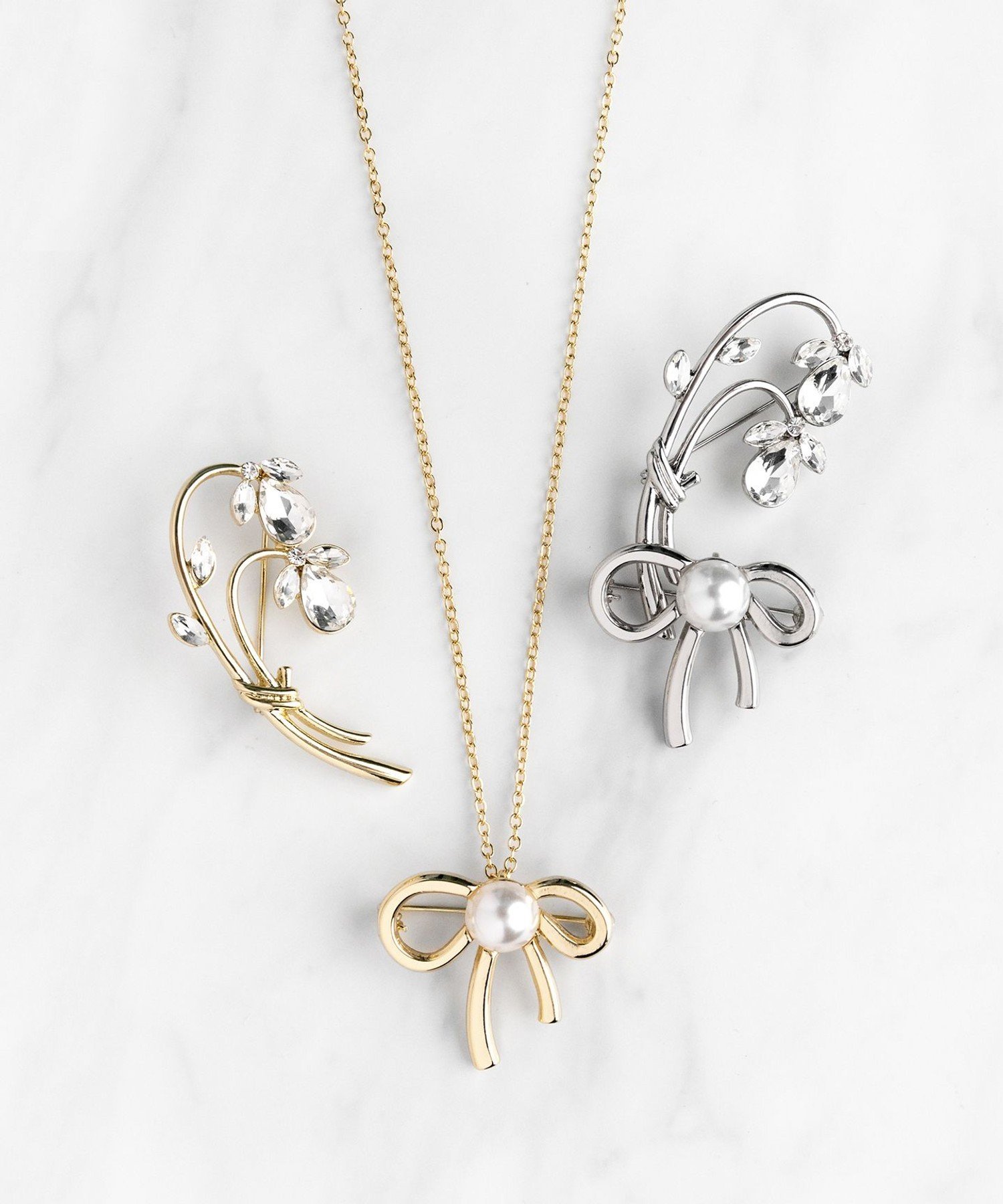 TOCCA RIBBON&FLOWER BROOCH NECKLACE 2セット ブローチネックレス トッカ アクセサリー・腕時計 ブローチ・コサージュ・バッジ...