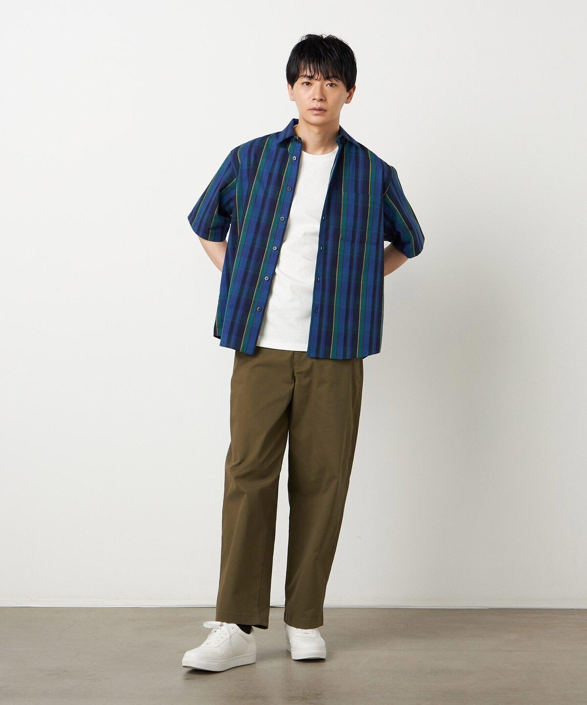 コットンストレッチツイル ノータックワイドテーパードパンツ コムサイズム パンツ その他のパンツ ベージュ カーキグリーン