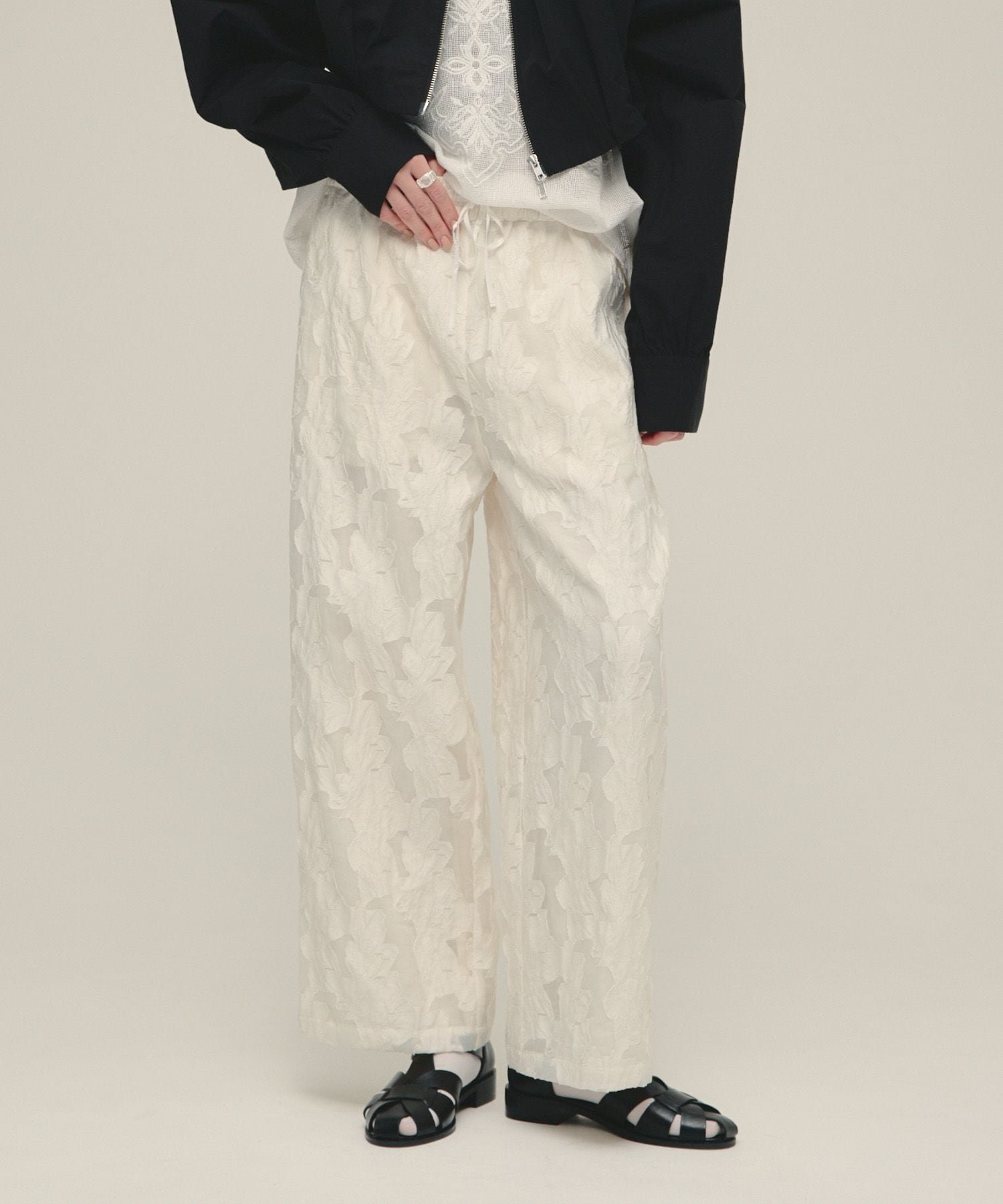 eL Floral Cut Jacquard Pants ジーナシス パンツ その他のパンツ ホワイト ブラック