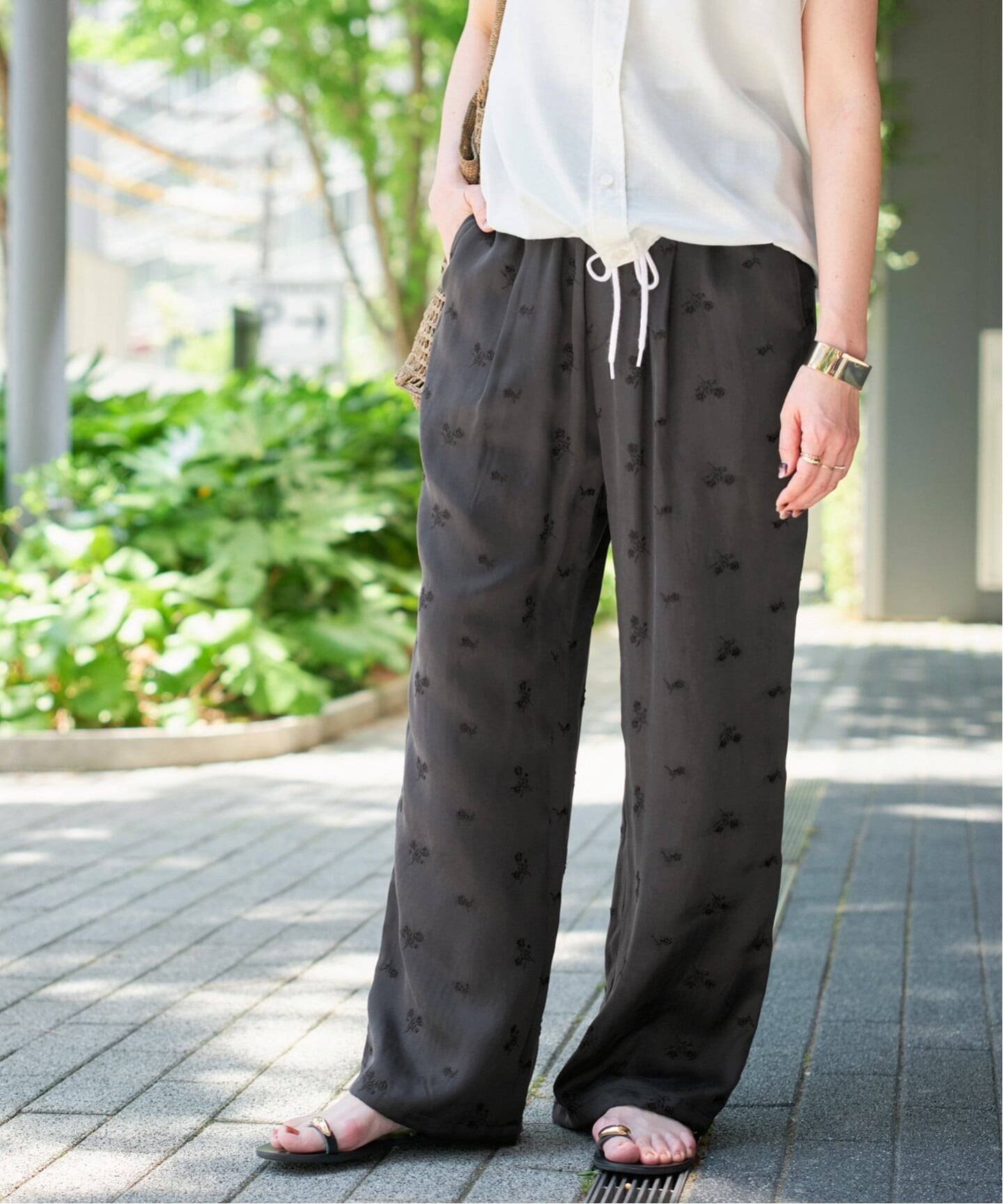 Spick & Span 《追加》TICCA / ティッカ フラワーエンブロイダリーパンツ スピックアンドスパン パンツ その他のパンツ グレー