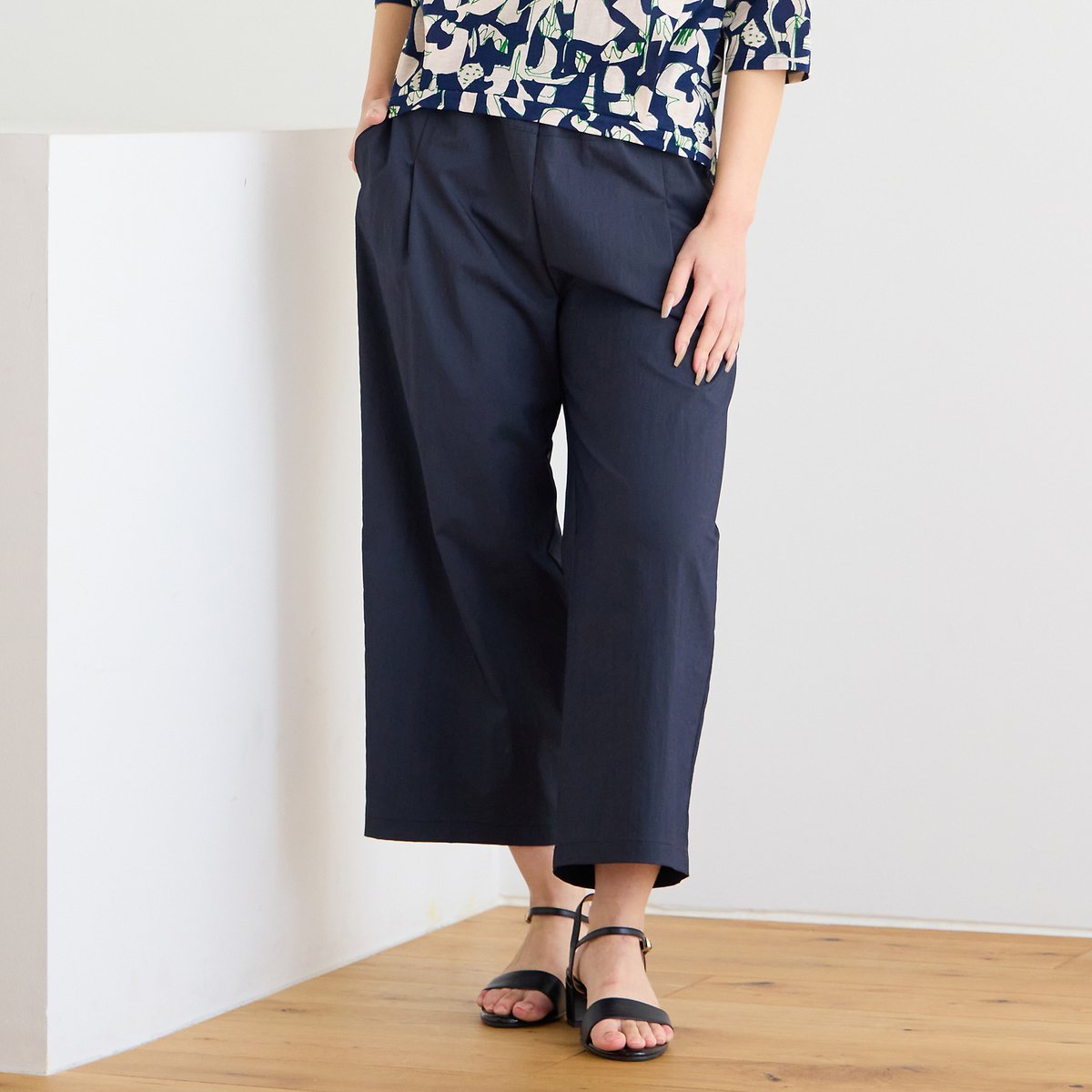 Liliane Burty Eclat 【洗える】ナイロンストライプクロップドパンツ リリアンビューティ エクラ パンツ その他のパンツ ネイビー カーキグリーン