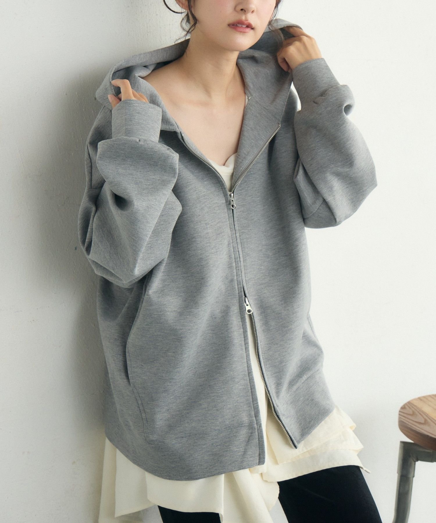 RETRO GIRL WZIPパーカー レトロガール トップス パーカー・フーディー ブラック ベージュ