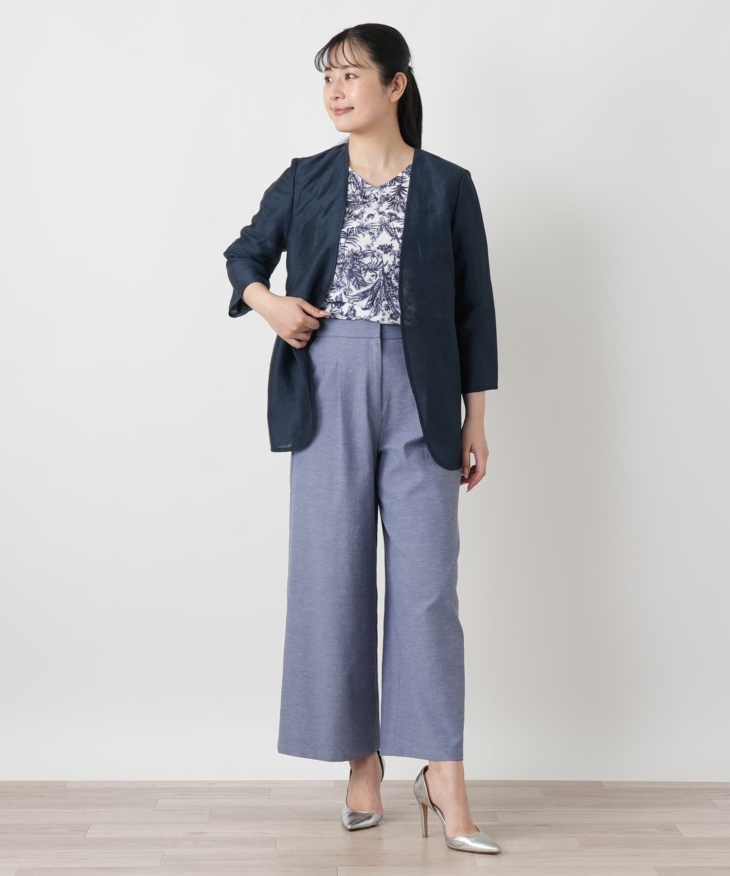 Leilian ノーカラーVネックジャケット【Leilian WHITE LABEL】 レリアン ジャケット・アウター テーラードジャケット・ブレザー ホワイト ネイビー