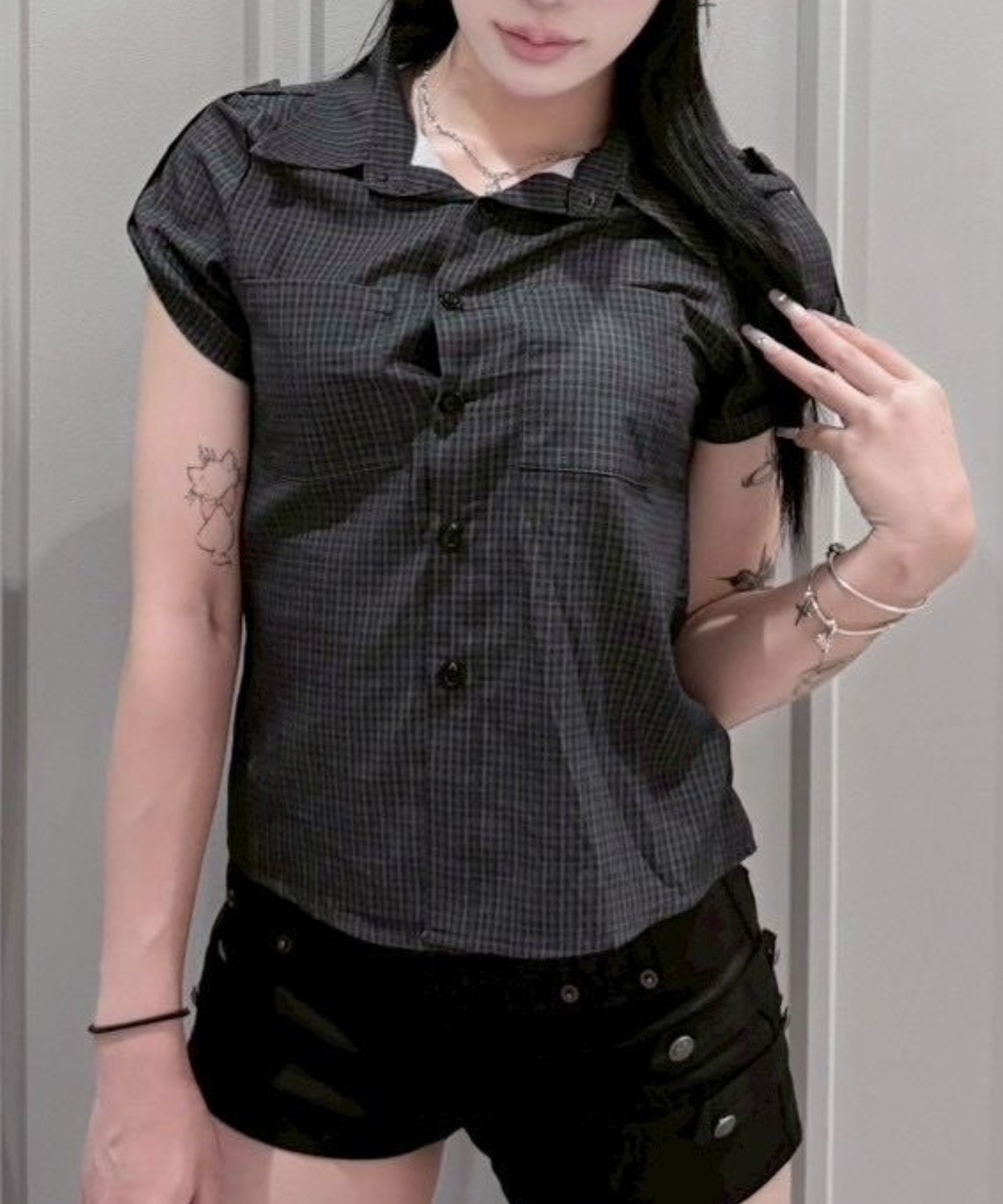 nmtc + 【nmtc +】Roll-Up Check Shirt / チェックシャツ 半袖 ネバーマインドザエックスユー／チカシツプラス トップス シャツ・ブラウス ブラック