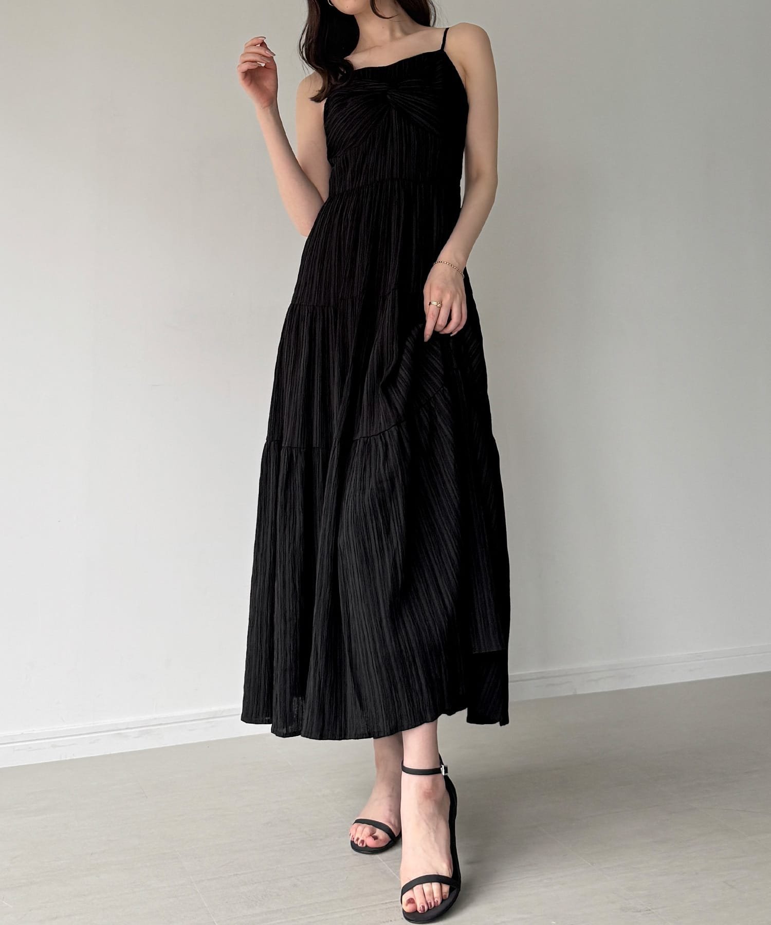 【SALE／28%OFF】JUNOAH ツイストティアードキャミワンピース ジュノア ワンピース・ドレス ワンピース イエロー ブラック グレー【送料無料】
