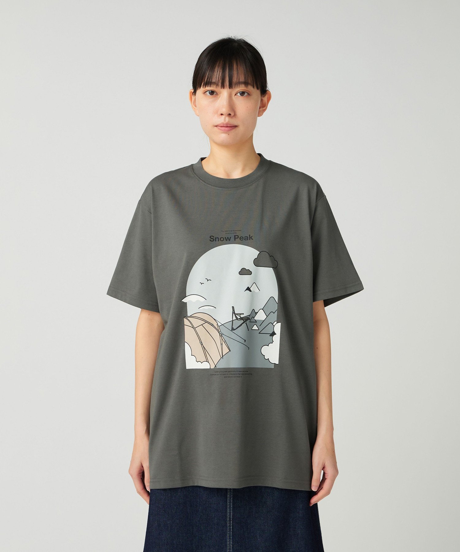Snow Peak Camping Graphic T-Shirt スノーピーク トップス カットソー・Tシャツ グレー ベージュ ホワイト