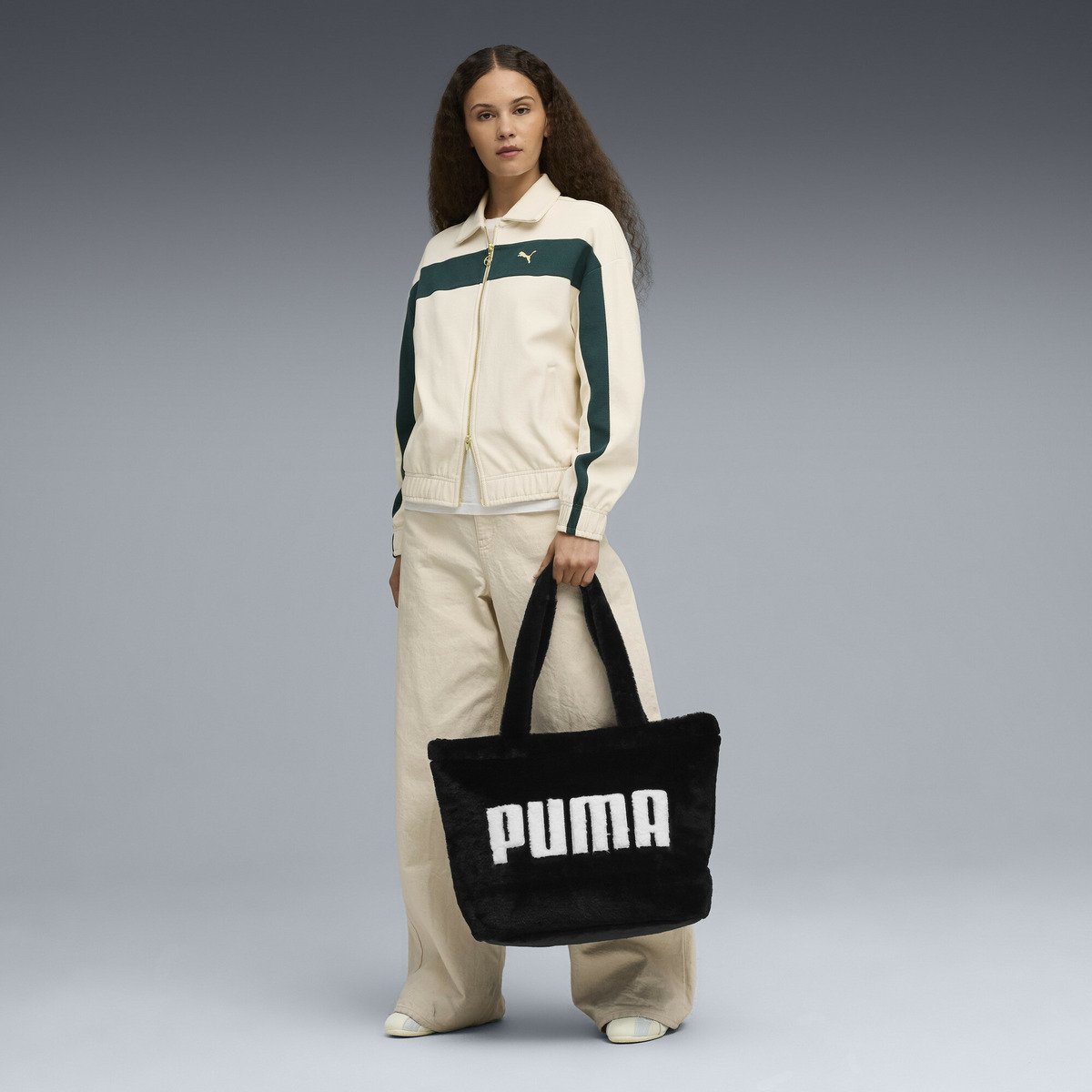 PUMA ウィメンズ UP FAUX ファー ショッパー 17L プーマ バッグ トートバッグ ブラック【送料無料】