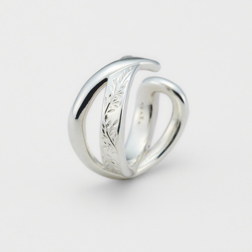 【SALE／10%OFF】agete シルバーイヤーカフ(片耳用) アガット アクセサリー・腕時計 イヤリング・イヤーカフ シルバー【送料無料】のサムネイル