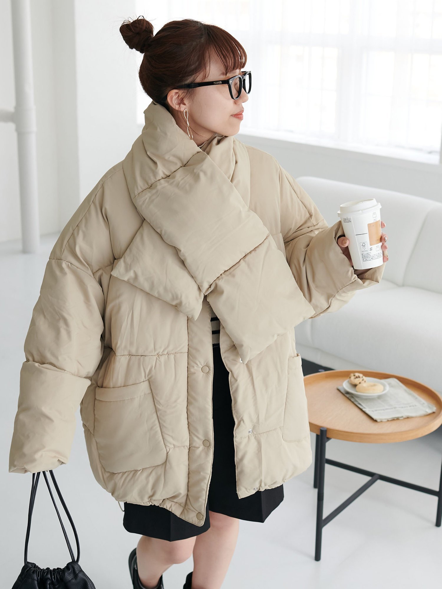 Discoat 【WEB限定】マフラー付ノーカラーフェイクダウン ディスコート ジャケット・アウター ブルゾン・ジャンパー ベージュ ホワイト ブラック【送料無料】のサムネイル