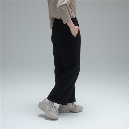 【SALE／50%OFF】New Balance MET24 Wide Pants ニューバランス パンツ スラックス・ドレスパンツ ブラック【送料無料】