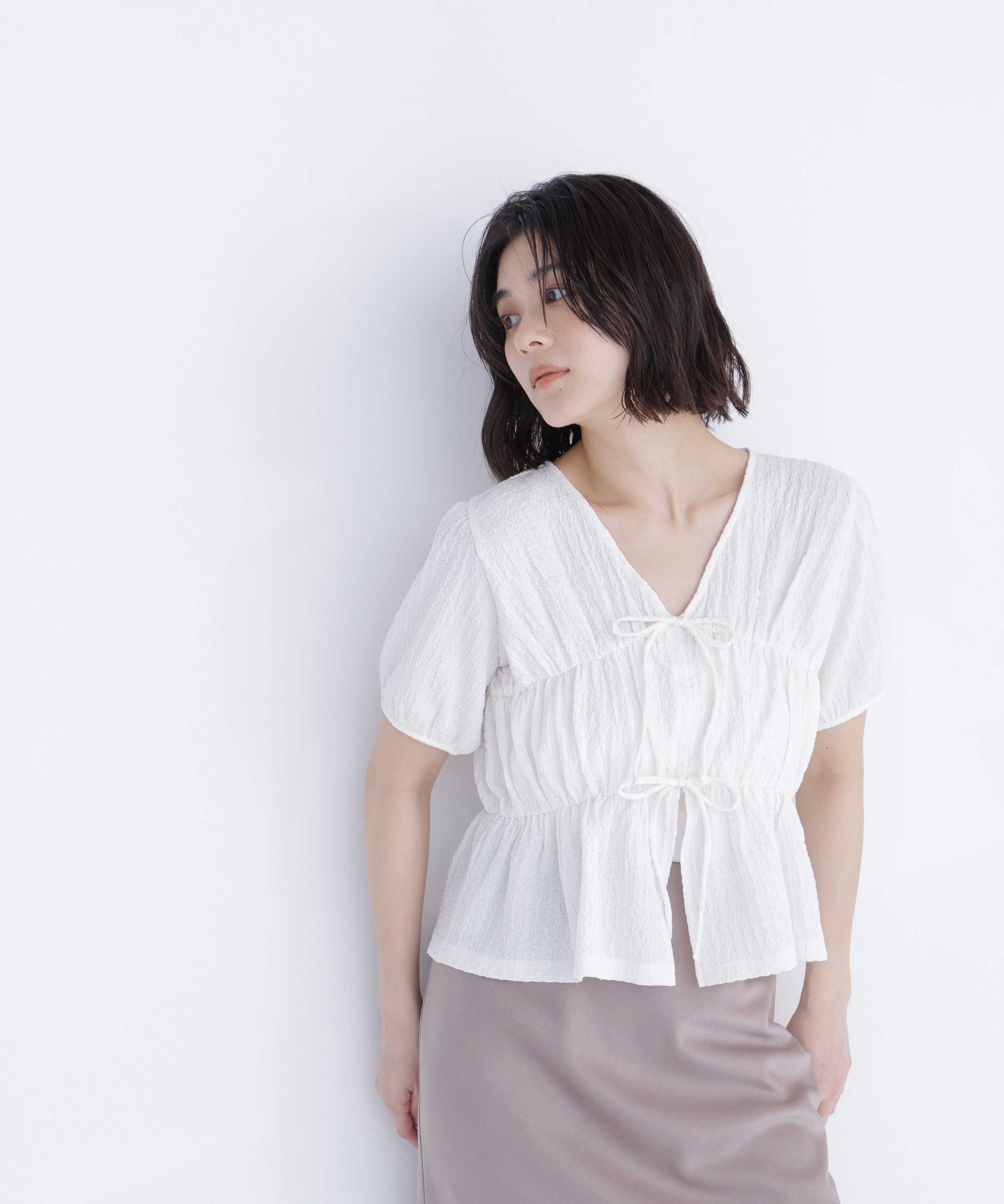NATURAL BEAUTY BASIC フロントリボンシュリンクカットソー* ナチュラルビューティベーシック トップス カットソー・Tシャツ ブラック ブルー ホワイト