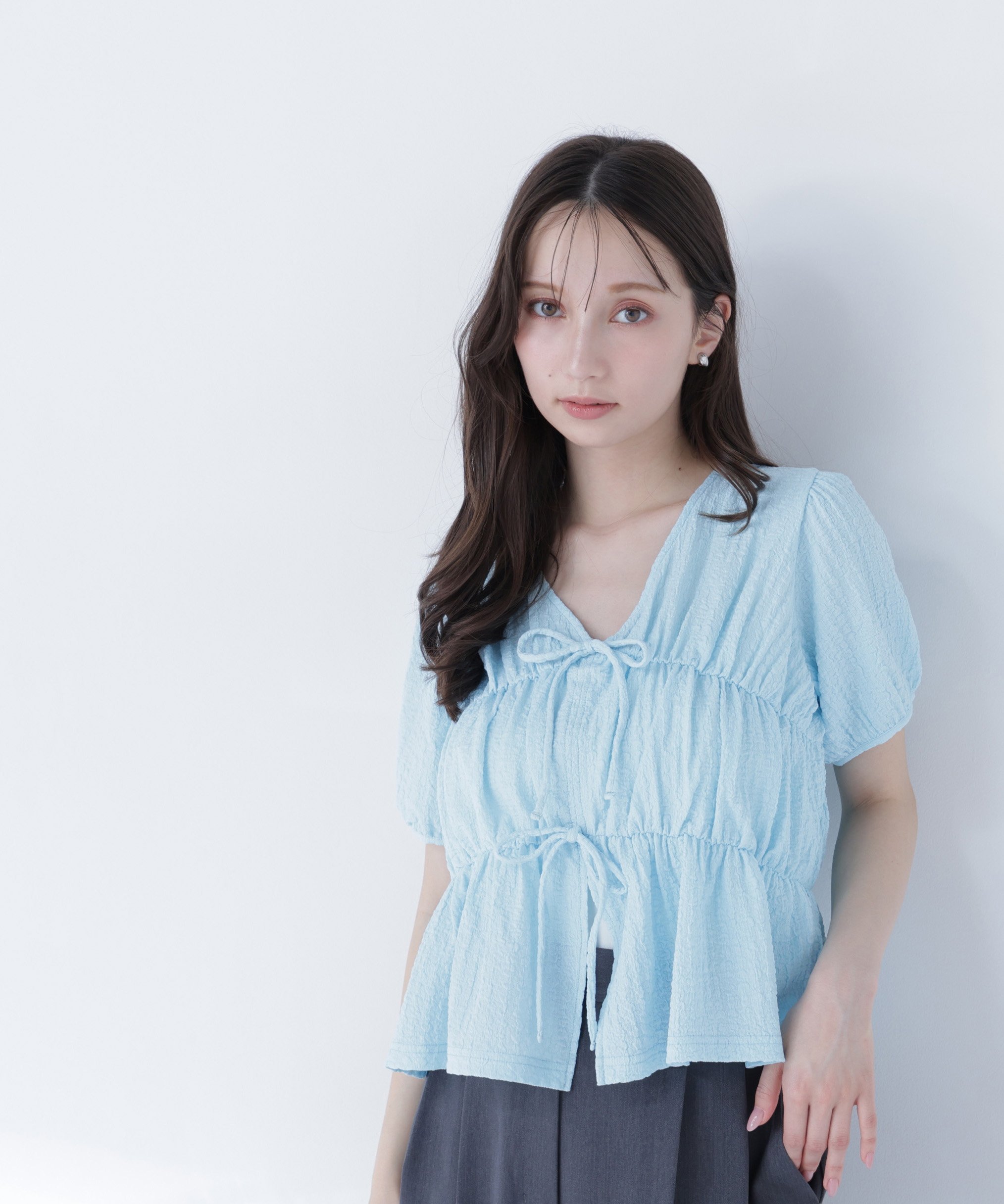 NATURAL BEAUTY BASIC フロントリボンシュリンクカットソー* ナチュラルビューティベーシック トップス カットソー・Tシャツ ブラック ブルー ホワイト